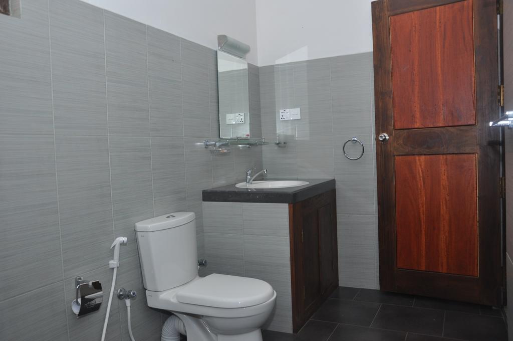 Traveller'S Home Hotel Tissamaharama Εξωτερικό φωτογραφία
